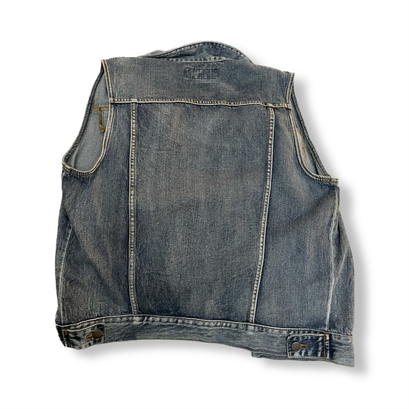 Hot Topic Denim vest 1 patch ironed on  2 buttons on collar  (removable)… - Picture 2 of 3